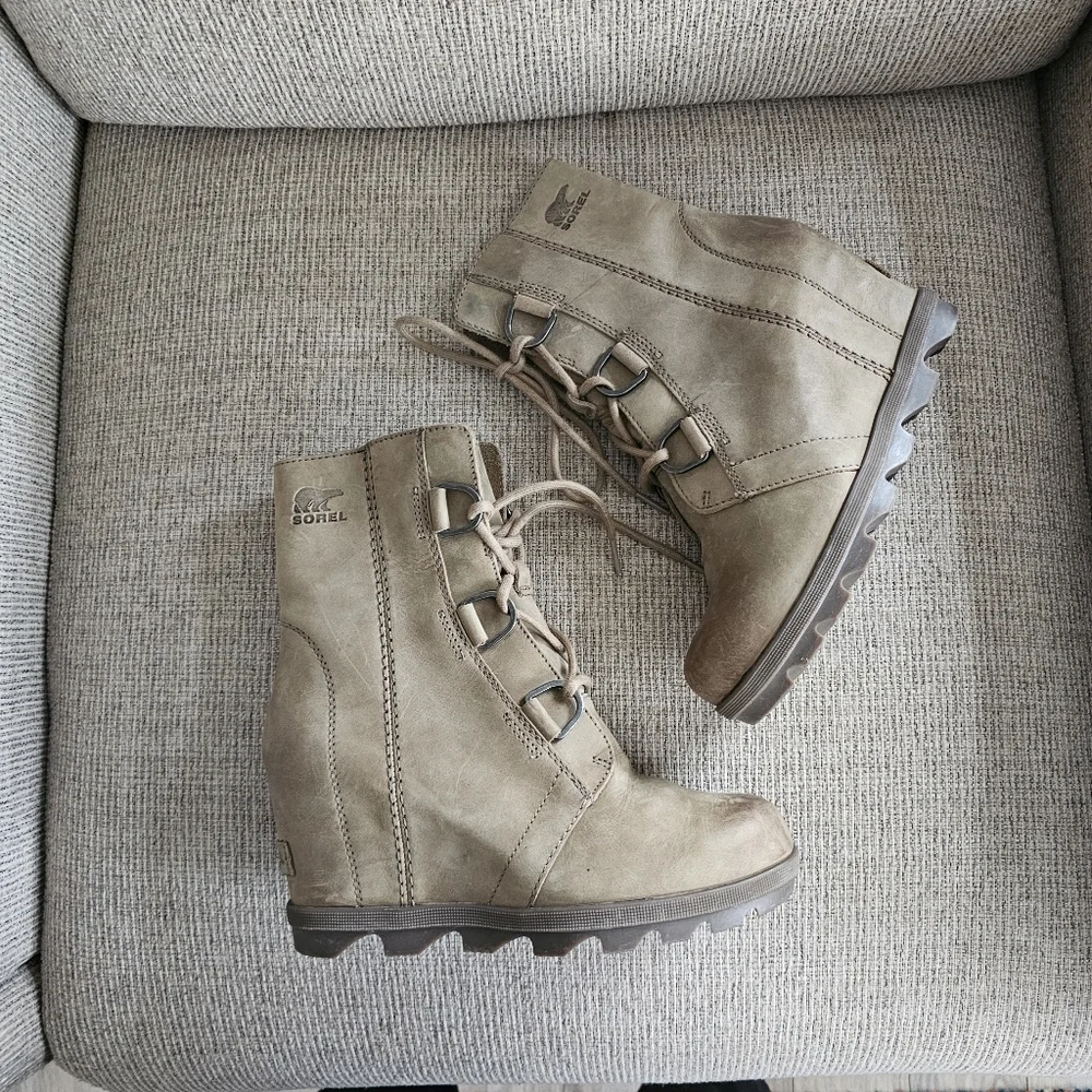 Sorel Women's Joan of Arctic Wedge II Boots Size 7